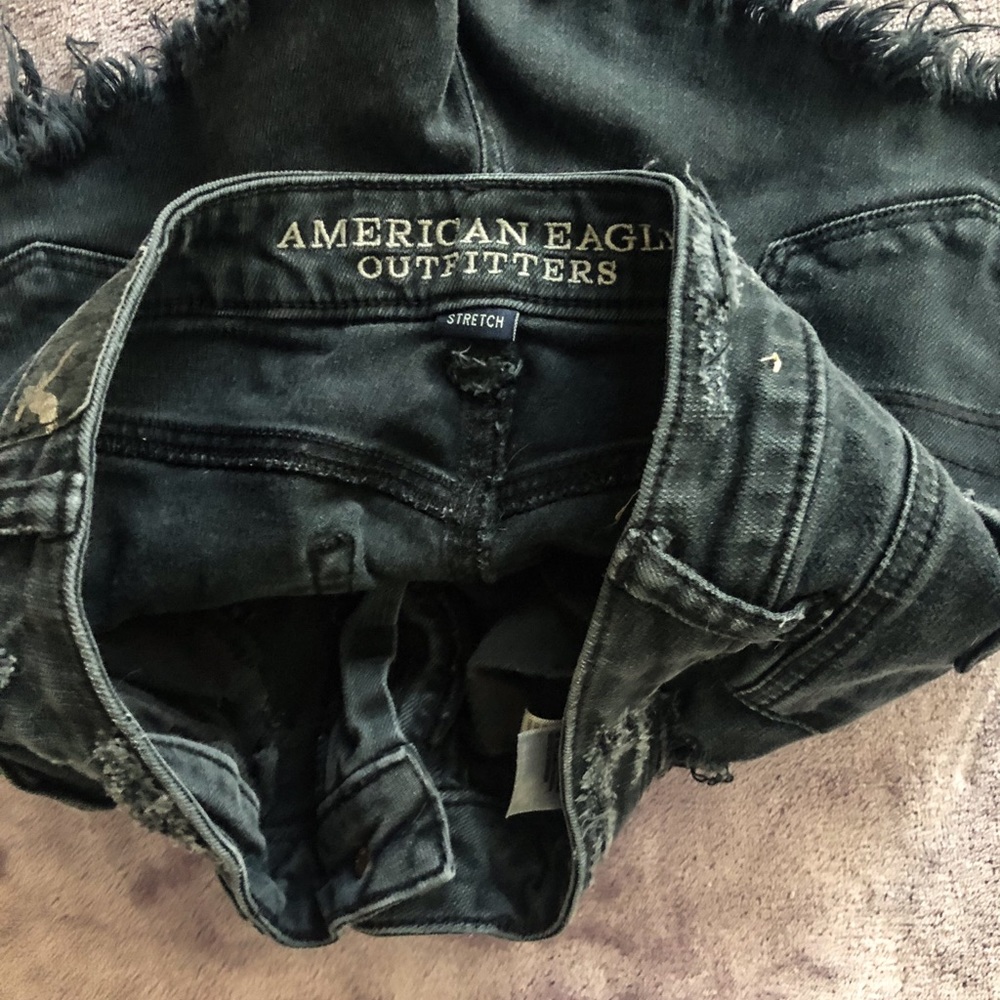 VINTAGE HIGH RISE AMERICAN EAGLE RIPPED SHORTS✨ - Picture 3 of 3